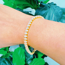 Load image into Gallery viewer, Marquise Cut Sparkle Tennis Bracelet