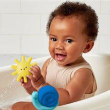 Load image into Gallery viewer, Itzy Splash Gift Set™ Soft Bath + Water Toys