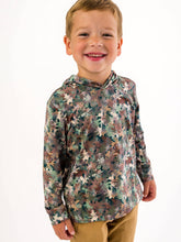 Load image into Gallery viewer, Boys Classic Camo Performance Hooded Shirt