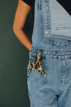 Load image into Gallery viewer, Skinny Tan Tortoise Claw Clip