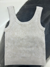 Load image into Gallery viewer, Darcy Crops