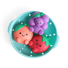 Load image into Gallery viewer, Itzy Splash Pals™ - Bath + Water Toy
