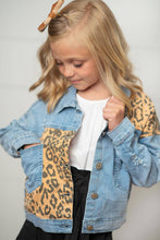 Load image into Gallery viewer, Kids Leopard Patch &amp; Light Wash Denim Button Pocket Jacket