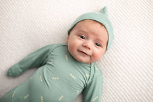 Load image into Gallery viewer, Arrow Print Knotted Newborn Baby Gown Pajamas