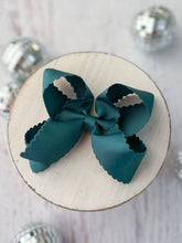 Load image into Gallery viewer, Classic Scalloped Bows - Alligator Clip - 4.5&quot;