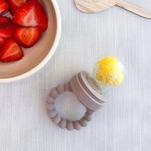 Load image into Gallery viewer, Fruit Feeder
