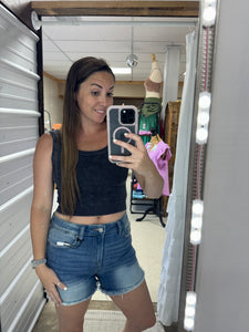 Ava Crop