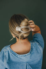 Load image into Gallery viewer, Duckbill Claw Clip- Multiple Colors