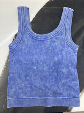 Load image into Gallery viewer, Darcy Crops