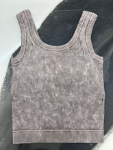 Load image into Gallery viewer, Darcy Crops