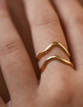 Load image into Gallery viewer, Gold Statement Ring