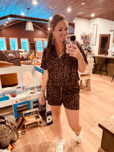 Load image into Gallery viewer, Leopard Print Collared 2pcs Short Set