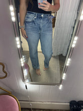 Load image into Gallery viewer, Bradi Jeans