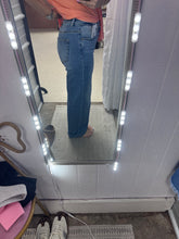 Load image into Gallery viewer, High Rise Wide Baggy Jeans