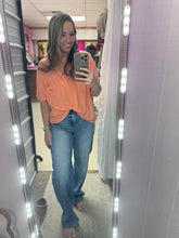 Load image into Gallery viewer, Chels Top