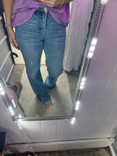 Load image into Gallery viewer, Dally Jeans