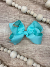 Load image into Gallery viewer, Classic Scalloped Bows - Alligator Clip - 4.5&quot;