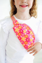 Load image into Gallery viewer, Retro Daisies Belt Bag