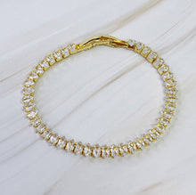 Load image into Gallery viewer, Marquise Cut Sparkle Tennis Bracelet