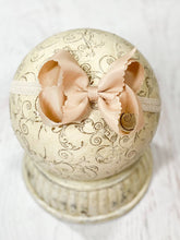 Load image into Gallery viewer, Scalloped Classic Size Bow Headband