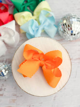 Load image into Gallery viewer, Classic Scalloped Bows - Alligator Clip - 4.5&quot;