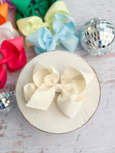 Load image into Gallery viewer, Classic Scalloped Bows - Alligator Clip - 4.5&quot;