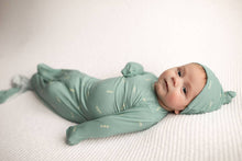 Load image into Gallery viewer, Arrow Print Knotted Newborn Baby Gown Pajamas