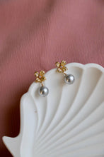 Load image into Gallery viewer, PRIMROSE PEARL EARRINGS