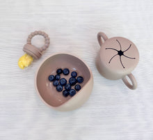 Load image into Gallery viewer, Fruit Feeder