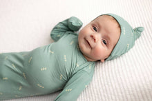 Load image into Gallery viewer, Arrow Print Knotted Newborn Baby Gown Pajamas