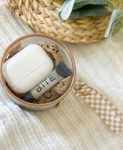 Load image into Gallery viewer, Itzy Paci Case