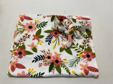 Load image into Gallery viewer, Swaddle Sacks with Accessory